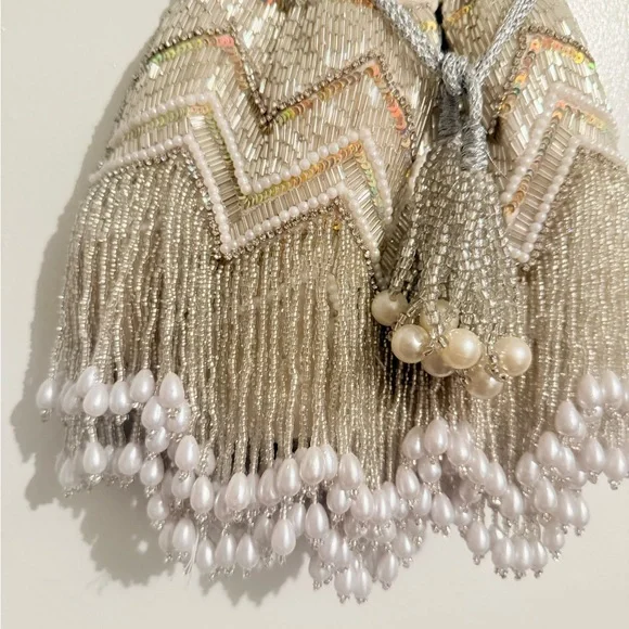 Indian Elegant velvet pearl and nalki Bead work Evening potli Bag - Picture 8 of 12